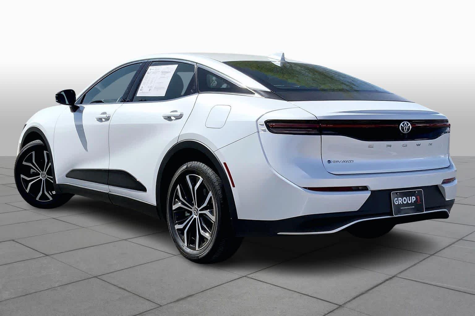 2026 Toyota Crown XLE - Photo 12