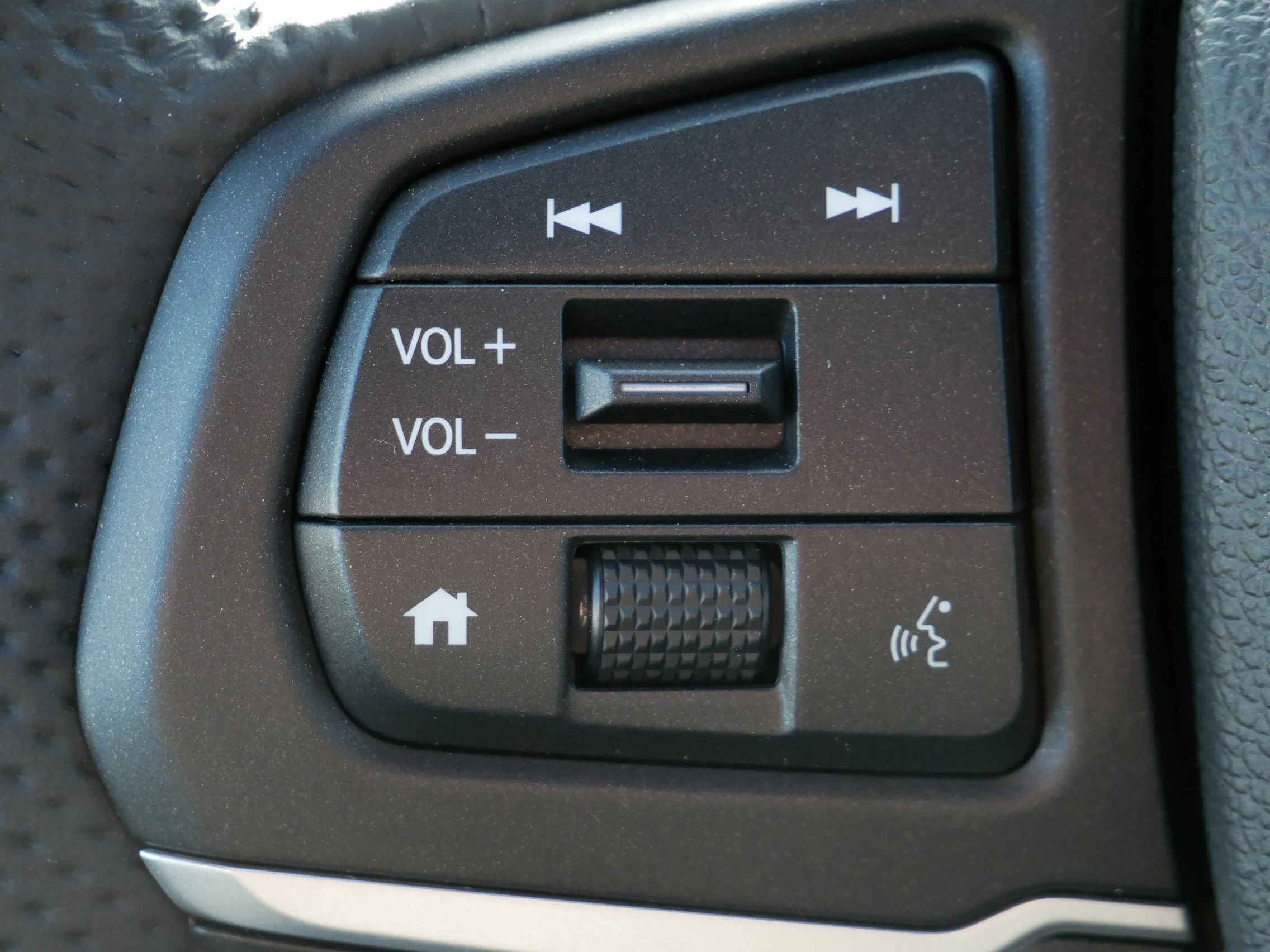 New 2026 Sonic Gray Pearl Honda TrailSport image 23