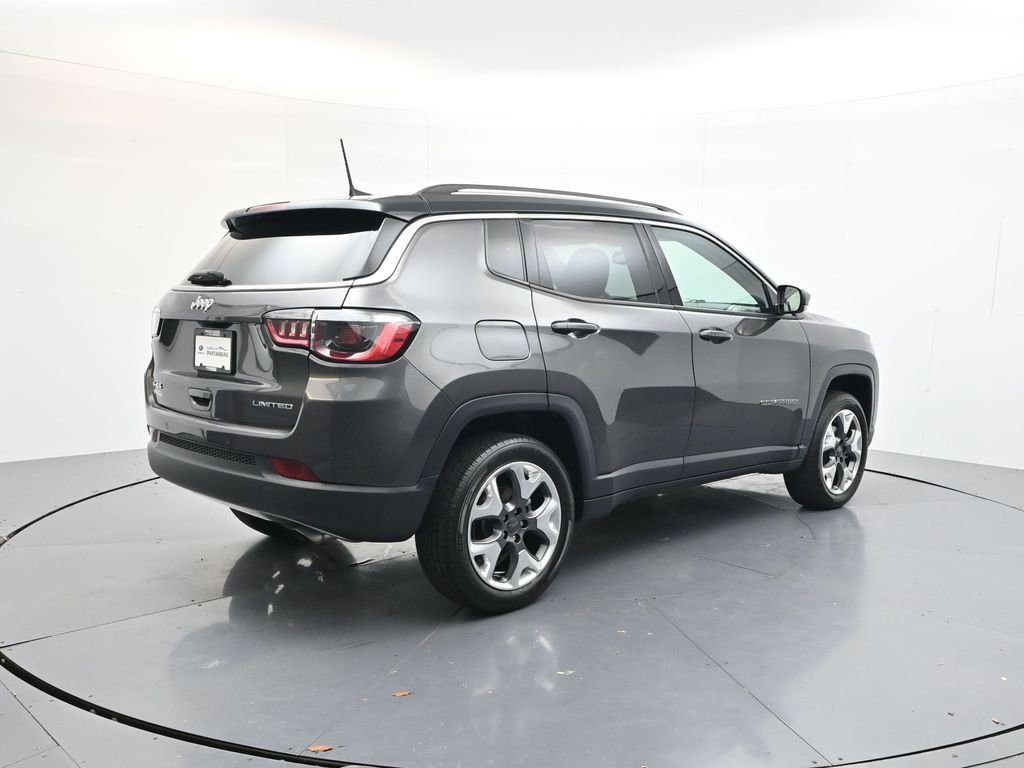 Used 2022 Crystal Metallic Jeep Limited image 7