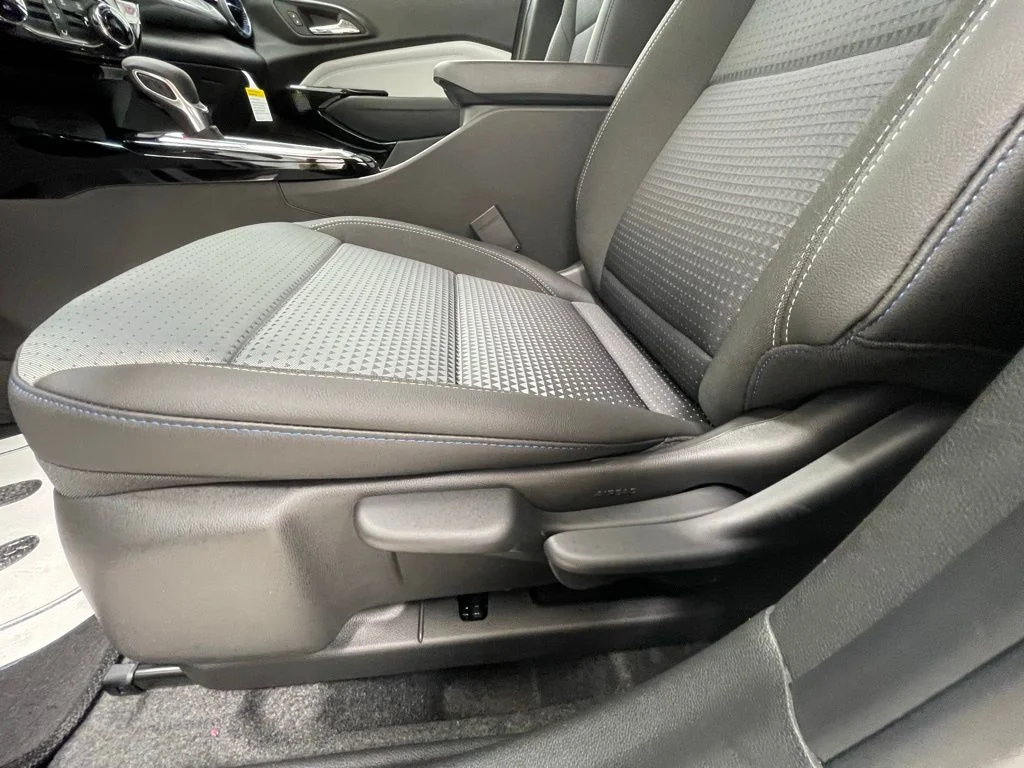 2026 Chevrolet Trax LT - Photo 12