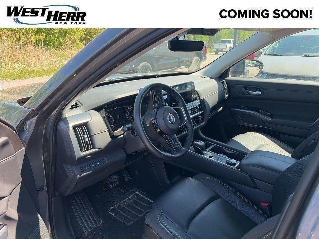 Used 2023 Gun Metallic Nissan SL 4WD image 15