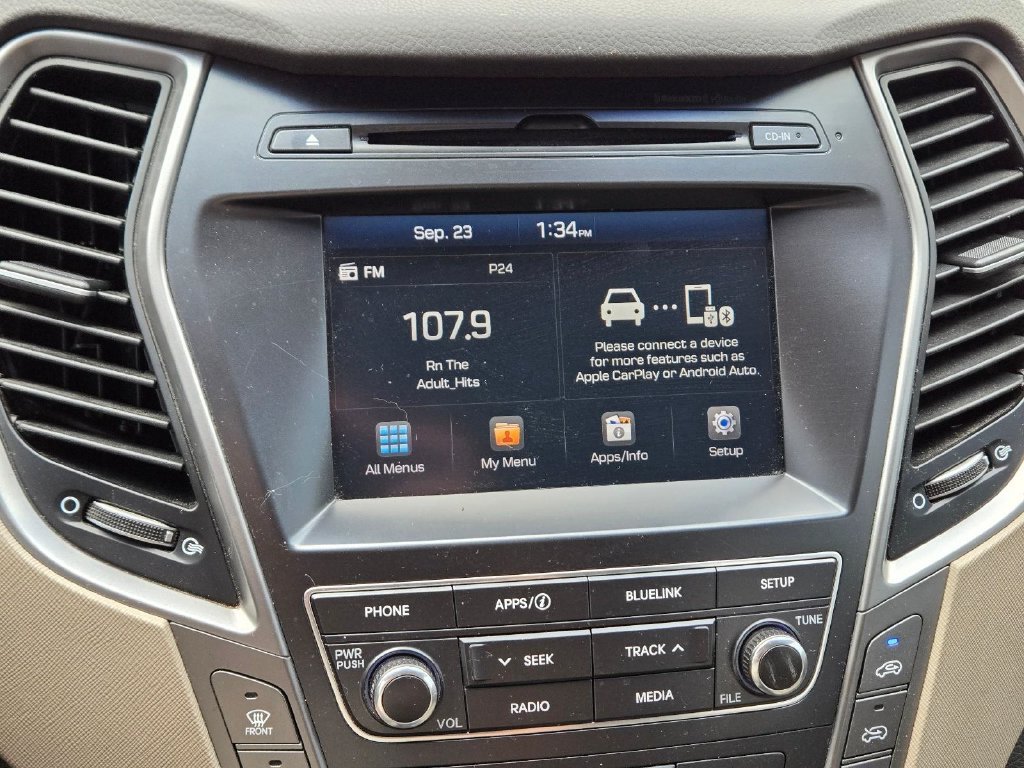 Used 2017 White Hyundai SE image 24