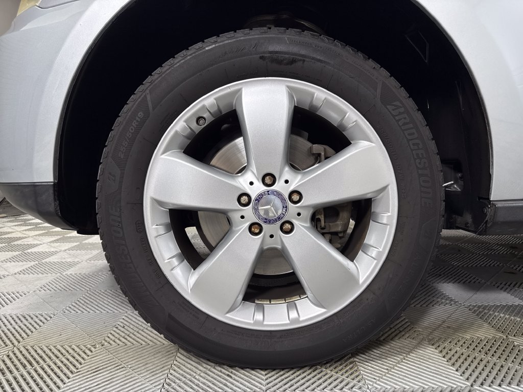 2010 Mercedes-Benz M-Class ML350 - Photo 23