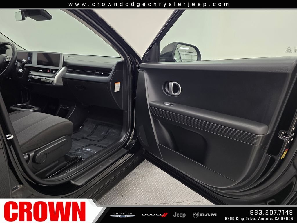 Used 2024 Black Hyundai SEL image 13