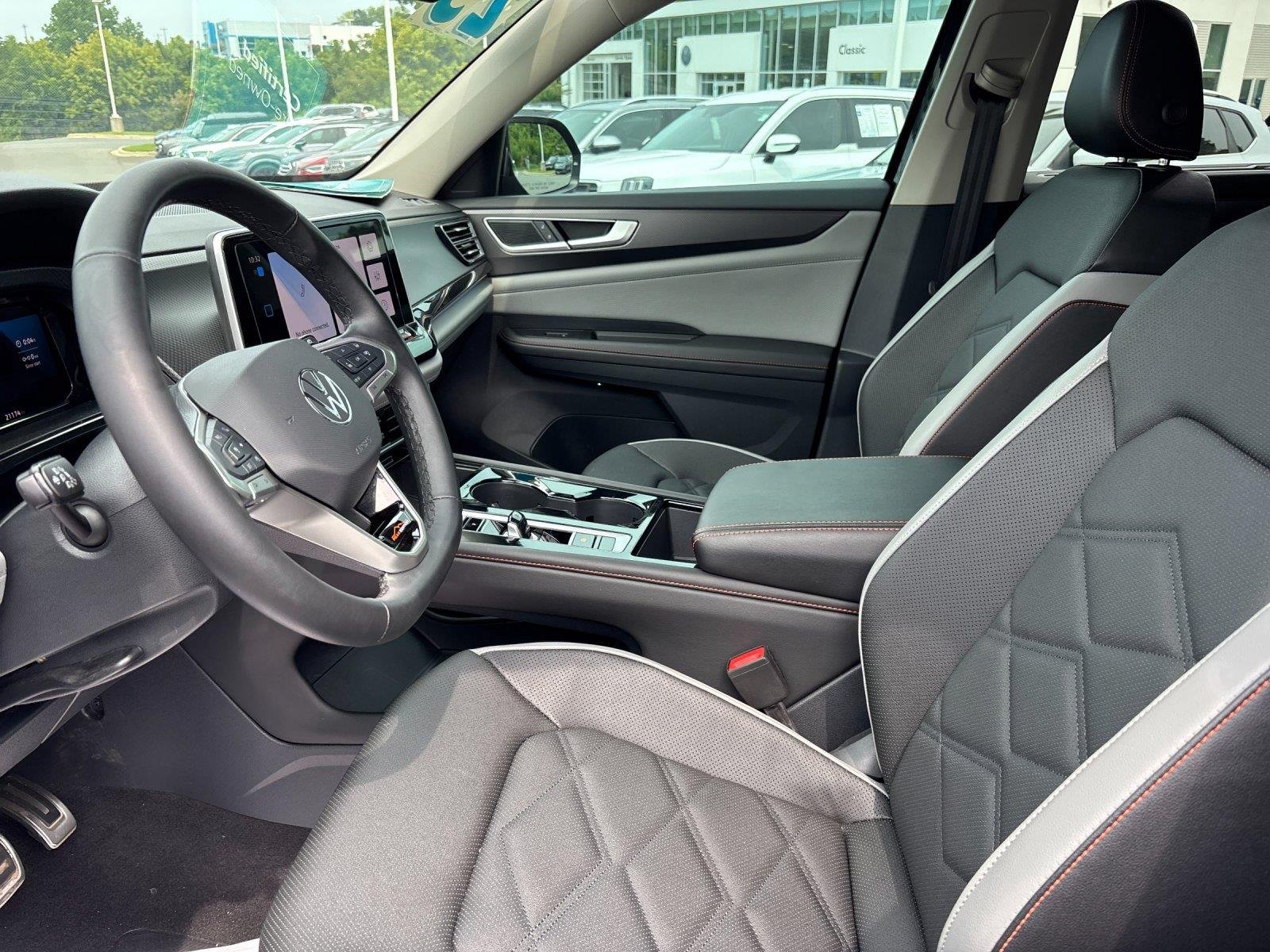 Used 2025  Volkswagen 2.0T Peak Edition 4Motion image 15