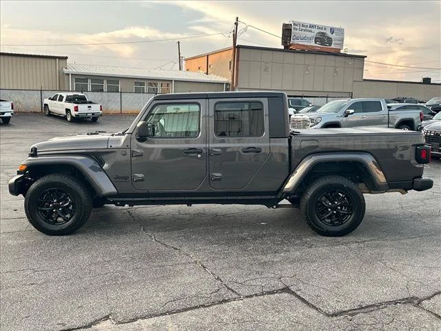 Used 2023 Gray Jeep Sport S image 7