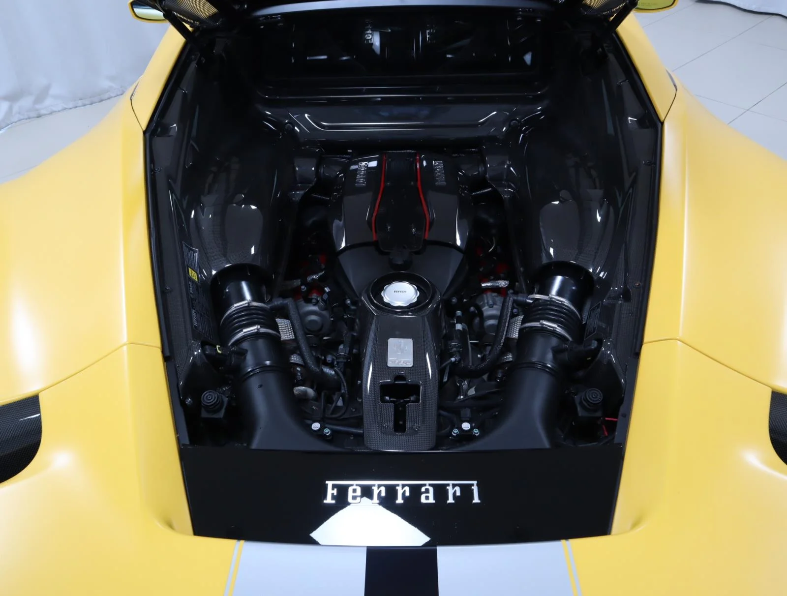 Used 2019 Giallo Modena Ferrari Coupe image 24