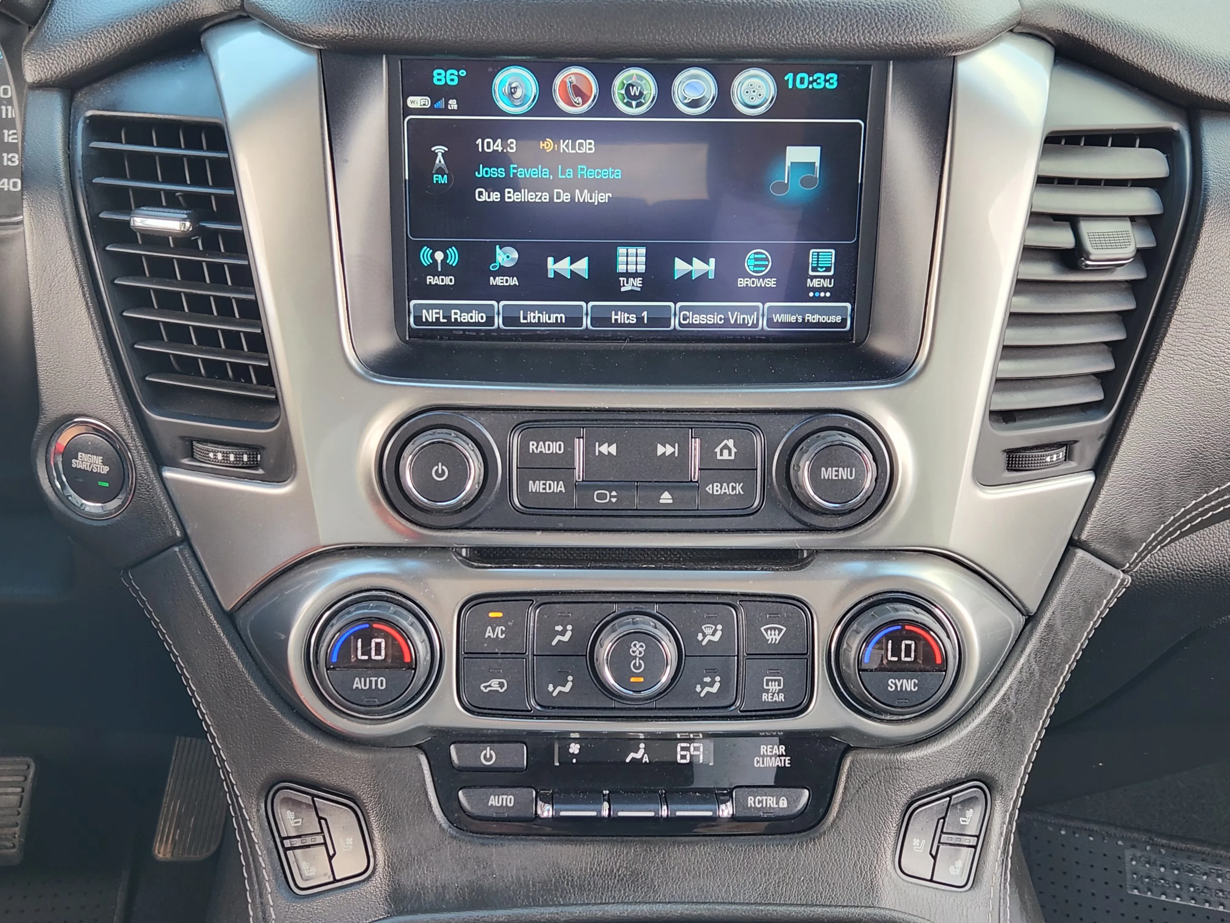 Used 2019 Black Chevrolet Premier image 18