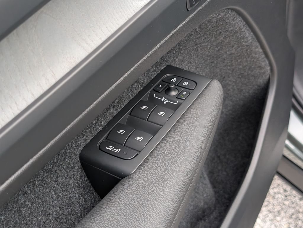 New 2026  Volvo B5 Ultra image 16