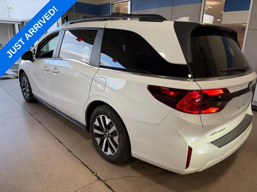 Certified Used 2025 Platinum White Pearl Honda EX-L image 4