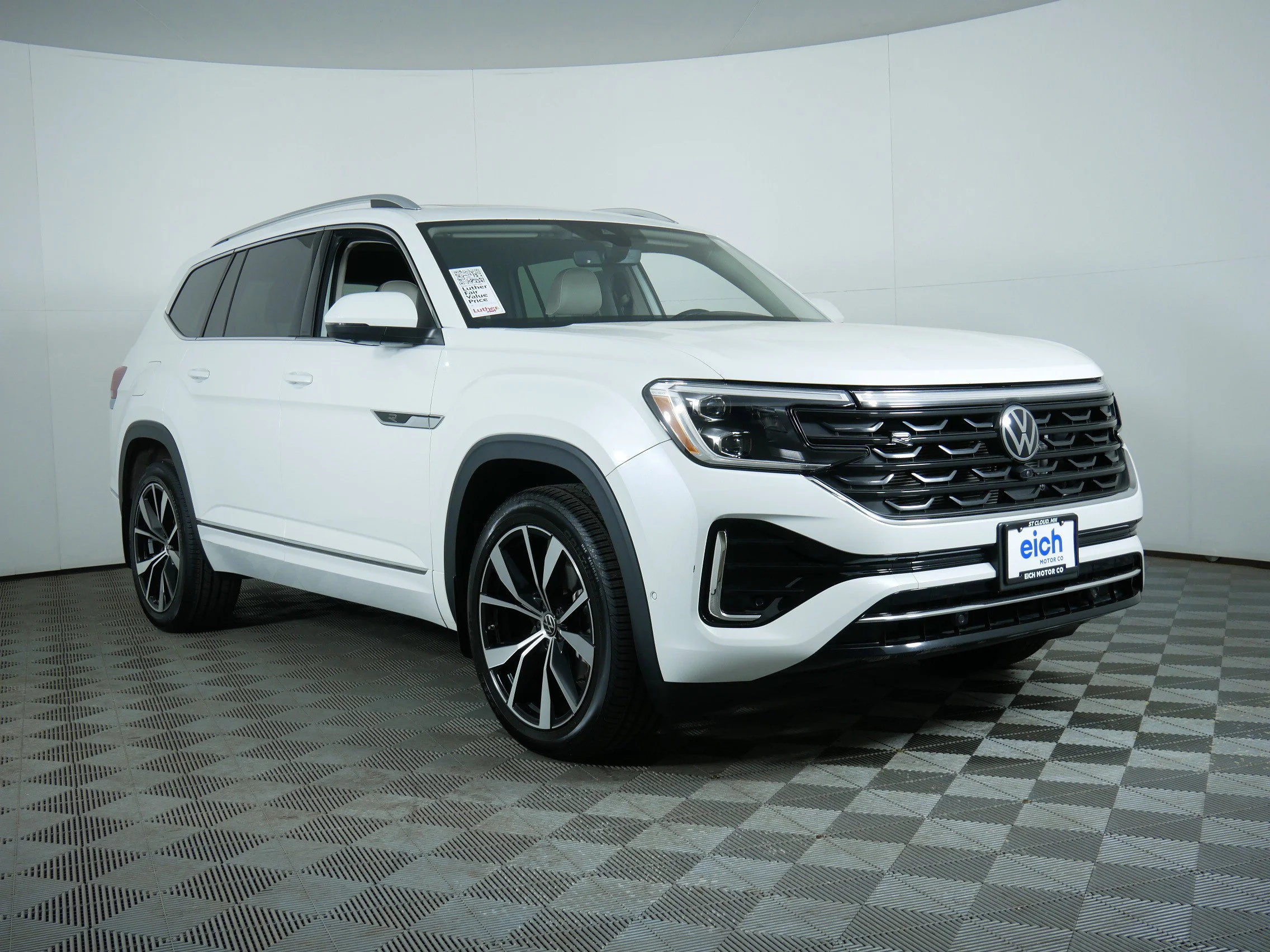 2024 Volkswagen Atlas 2.0T SEL Premium R-Line 4MOTION's photo
