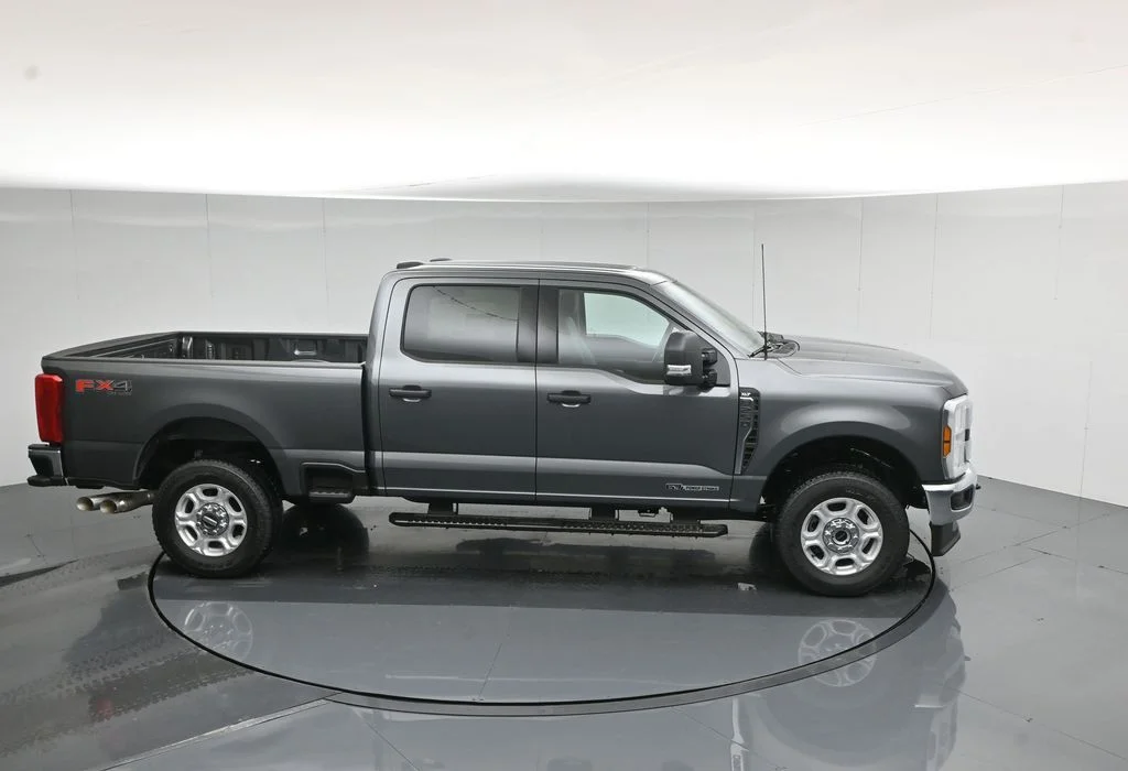 New 2026 Carbonized Gray Metallic Ford XLT image 53