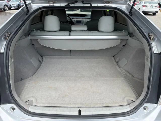 Used 2013 Silver Toyota Three image 29