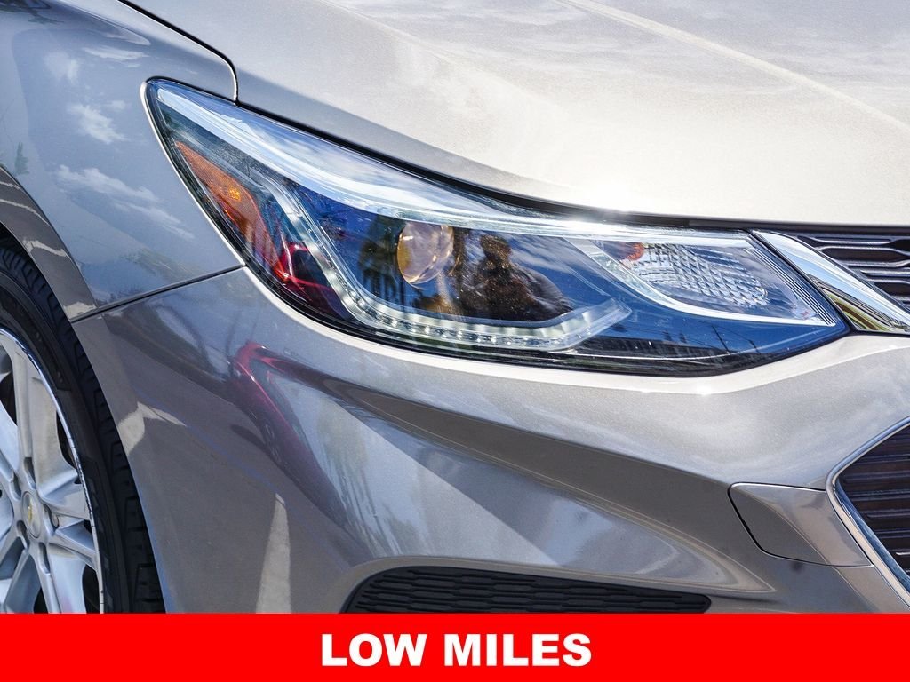 Used 2018 Gray Chevrolet LT image 9