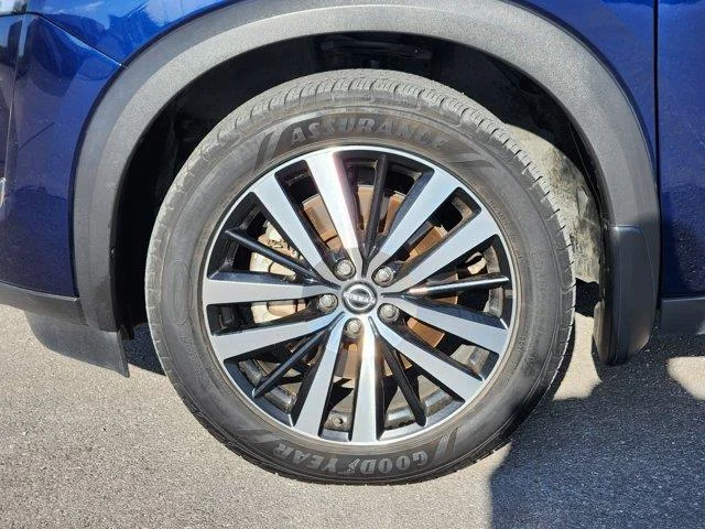 Used 2024 Deep Ocean Blue Pearl Nissan Platinum (A9) Front-Wheel Drive image 10
