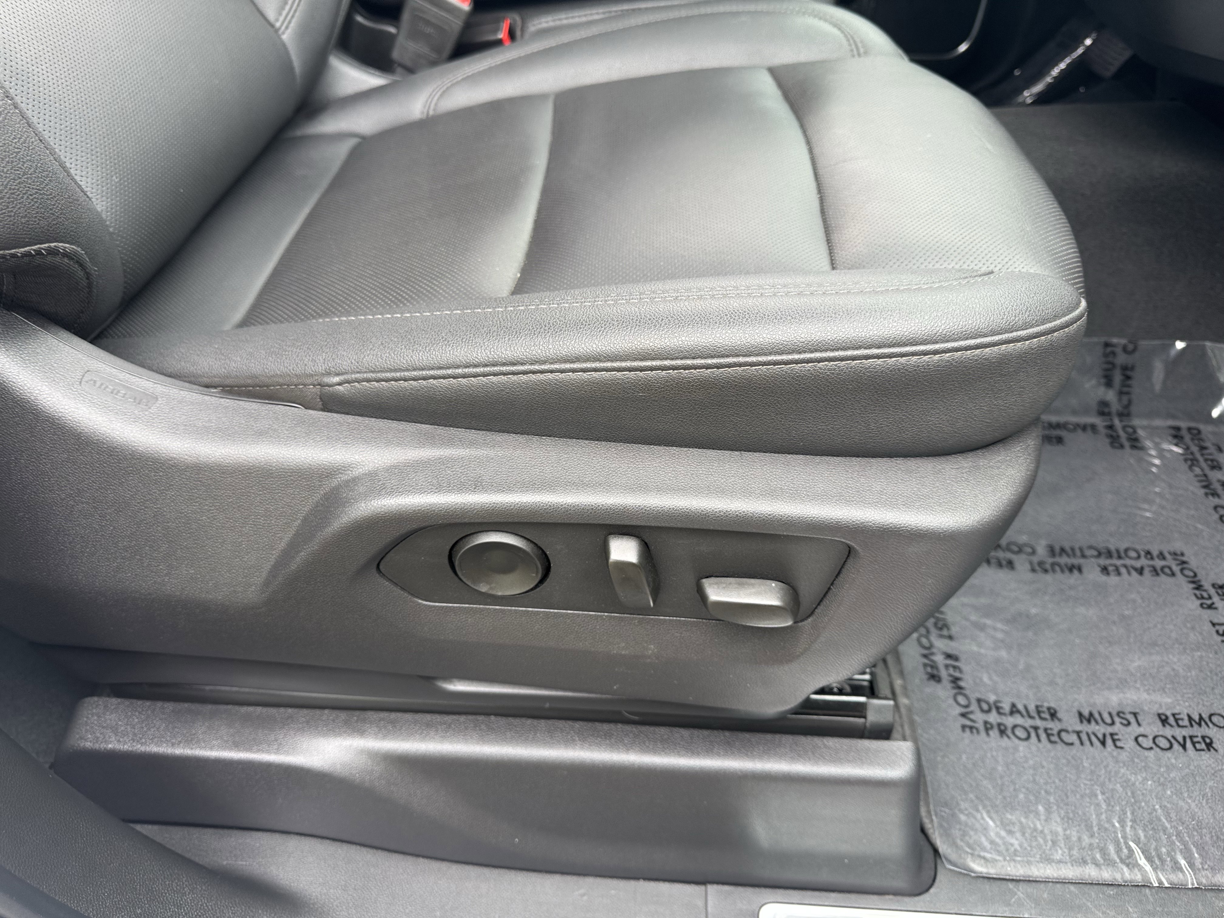 2025 GMC Sierra 1500 SLT - Photo 24