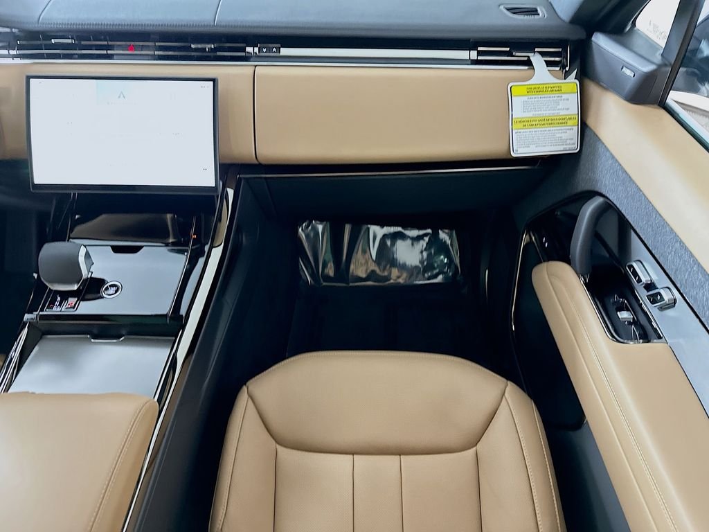 Used 2026 Ostuni Pearl White Premium Metallic Land Rover SE image 27