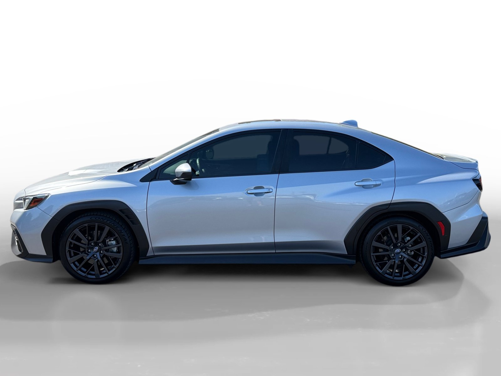 Used 2023 Ice Silver Metallic Subaru Premium image 2