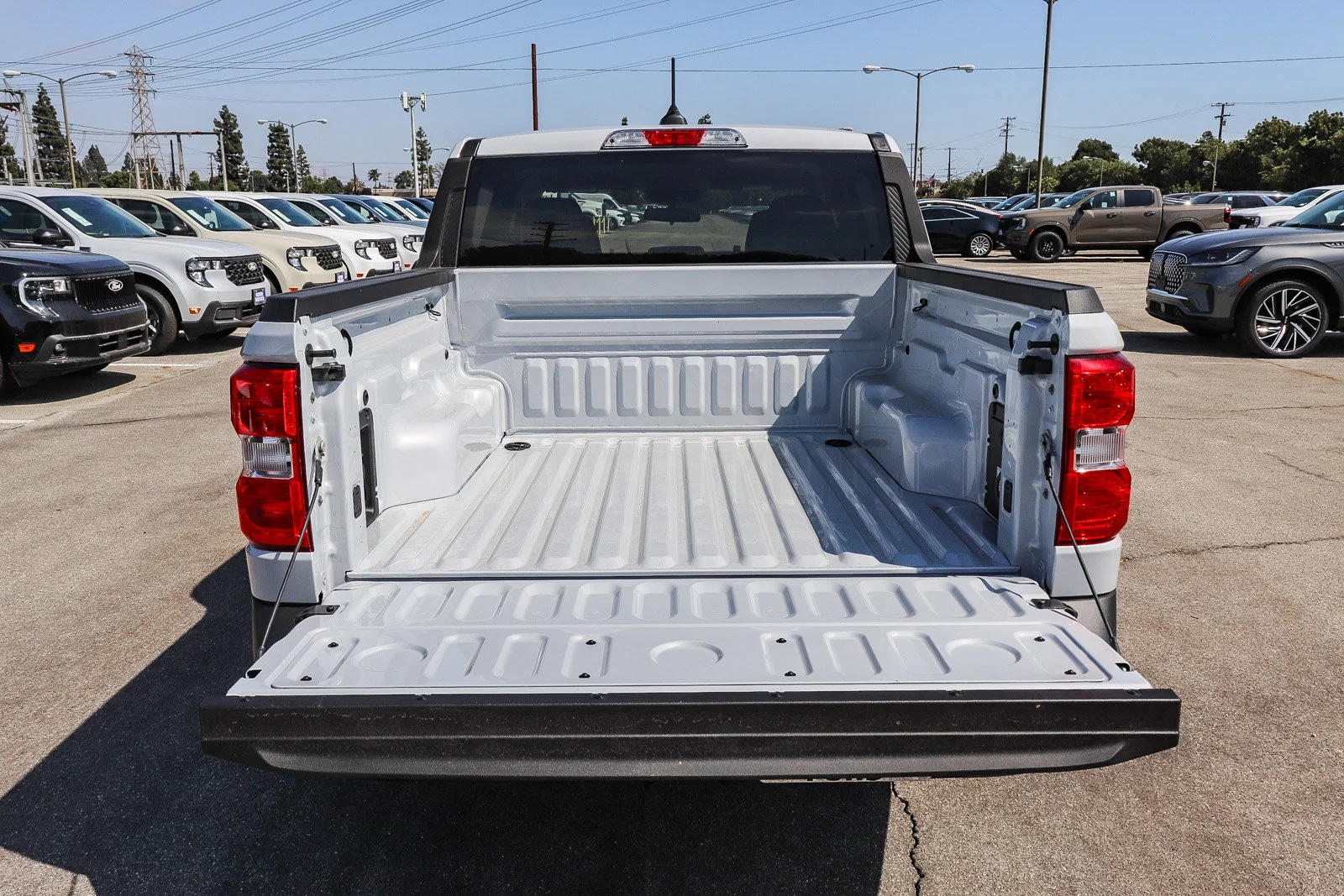 New 2025 White Metallic Ford XLT image 12