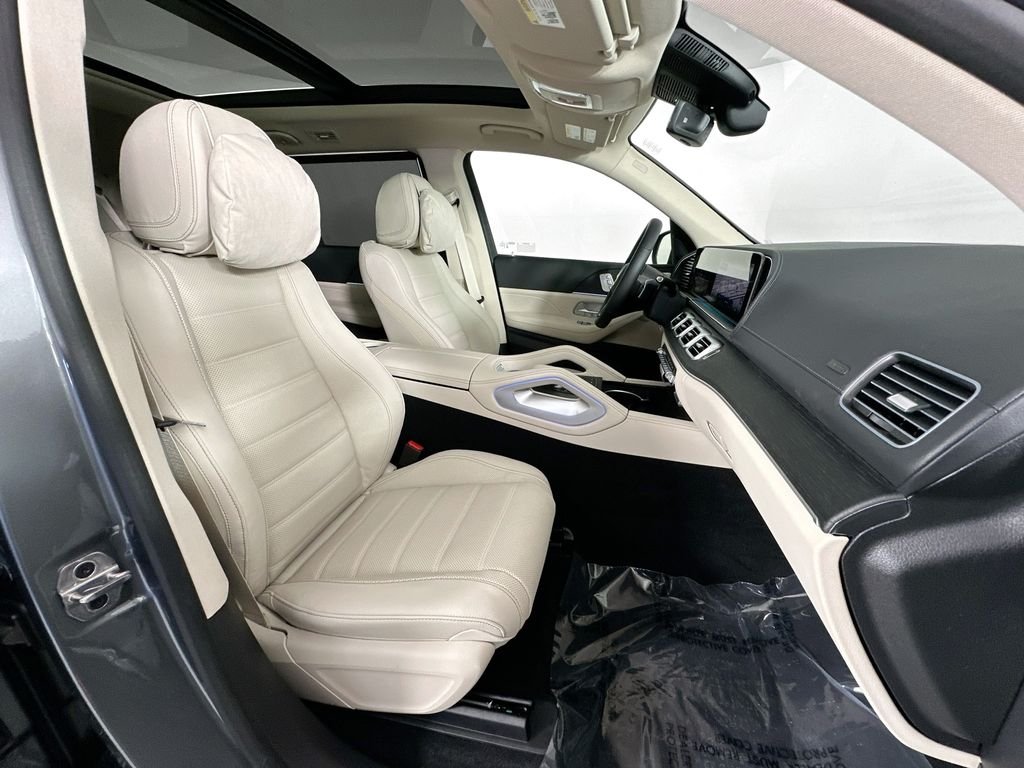 New 2026 Selenite Grey Metallic Mercedes-Benz GLS 450 image 31