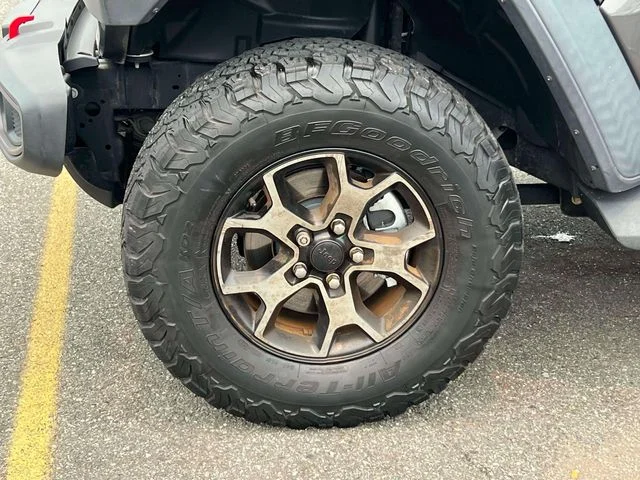 Used 2018 Gray Jeep Unlimited Rubicon image 10