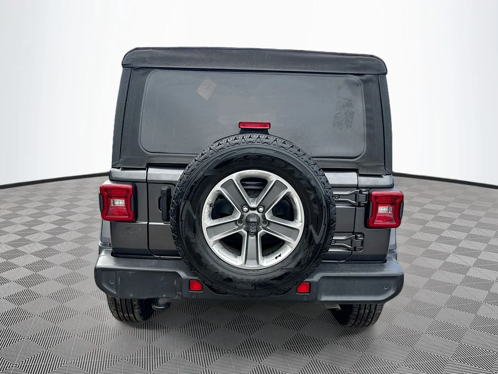Used 2022 Gray Jeep Unlimited Sahara image 7