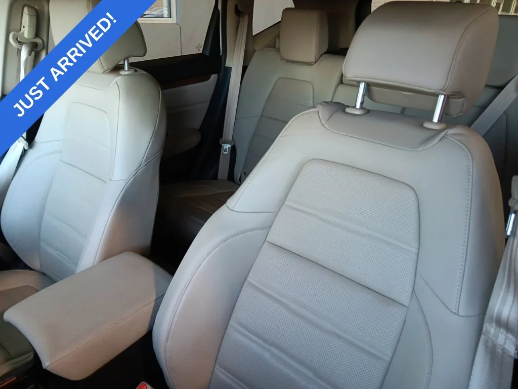Certified Used 2022 Platinum White Pearl Honda Touring image 6