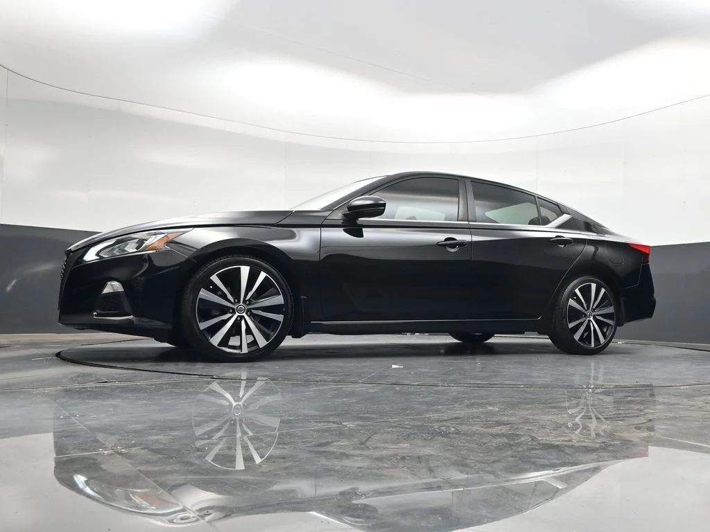 Used 2021 Black Nissan 2.5 SR image 50