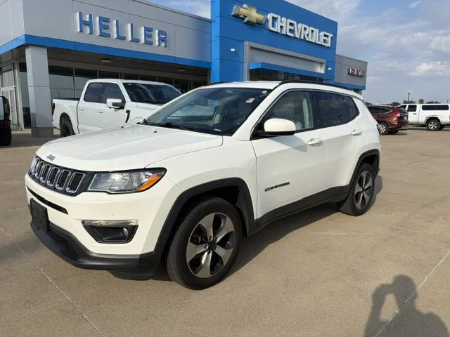 Used 2019 White Clearcoat Jeep Latitude image 3