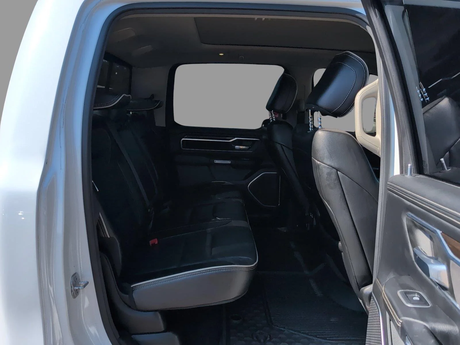 Used 2022 Ivory White Tri-Coat Pearlcoat Ram Laramie image 17