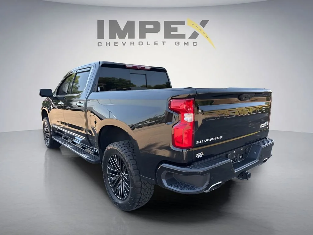 Used 2023 Black Chevrolet High Country image 3