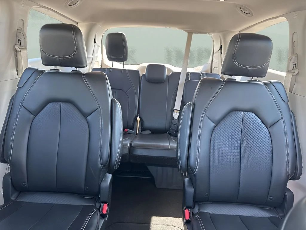 Used 2023 White Chrysler Touring L image 11