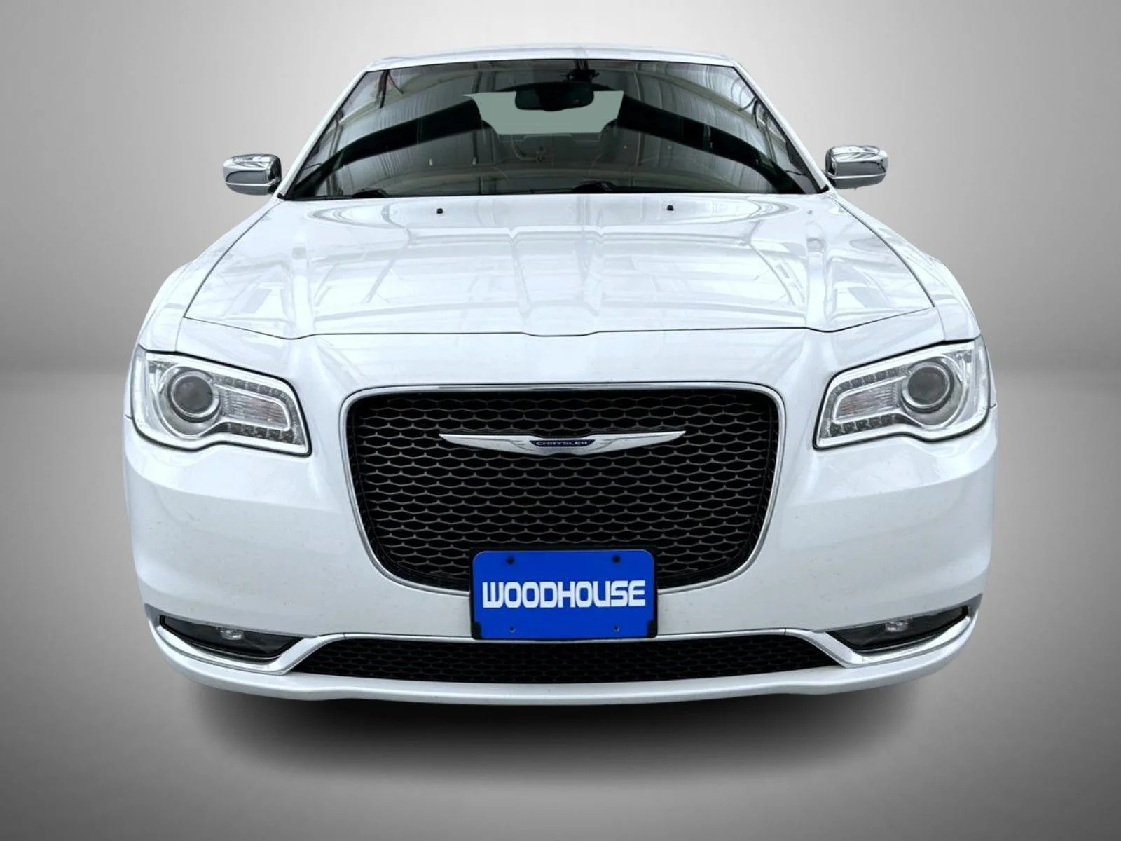 Used 2020 White Chrysler Limited image 2