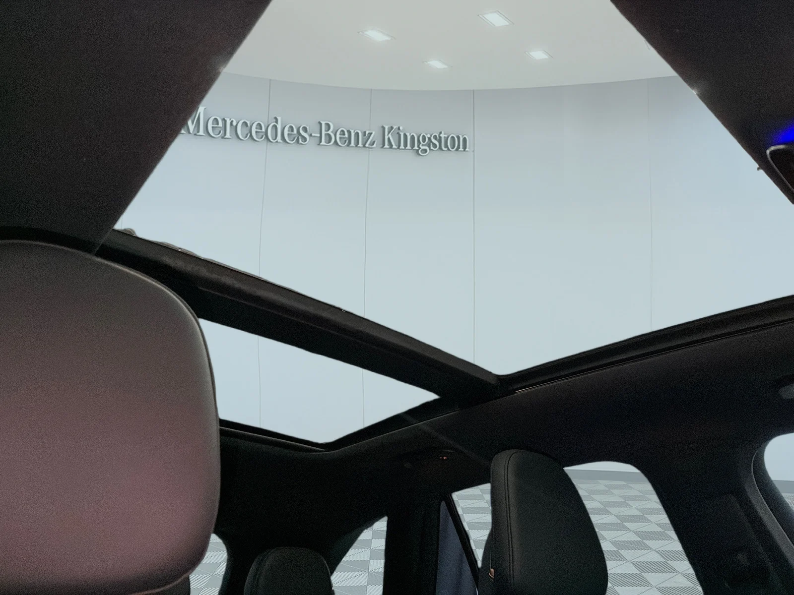 New 2026 White Mercedes-Benz 300 4matic Suv image 34