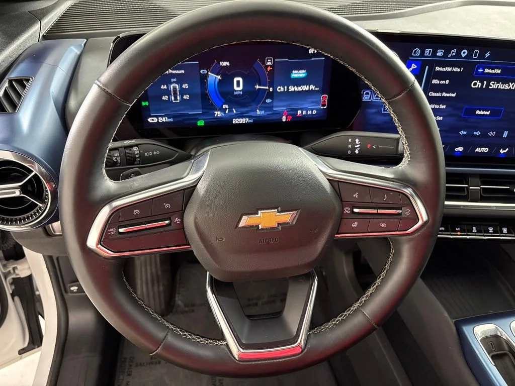 Used 2024 White Chevrolet LT image 28