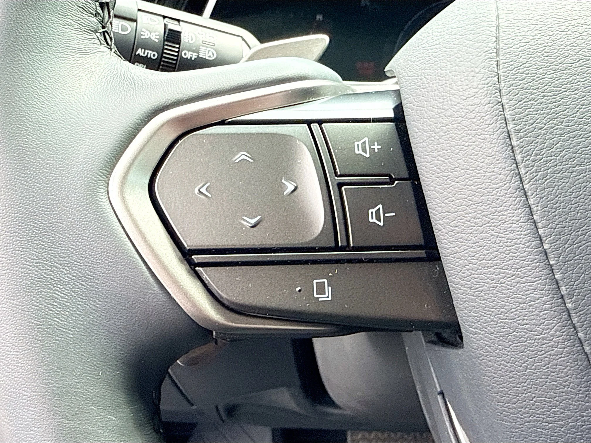 Used 2024 Eminent White Pearl Lexus RX 350 Premium Plus image 38