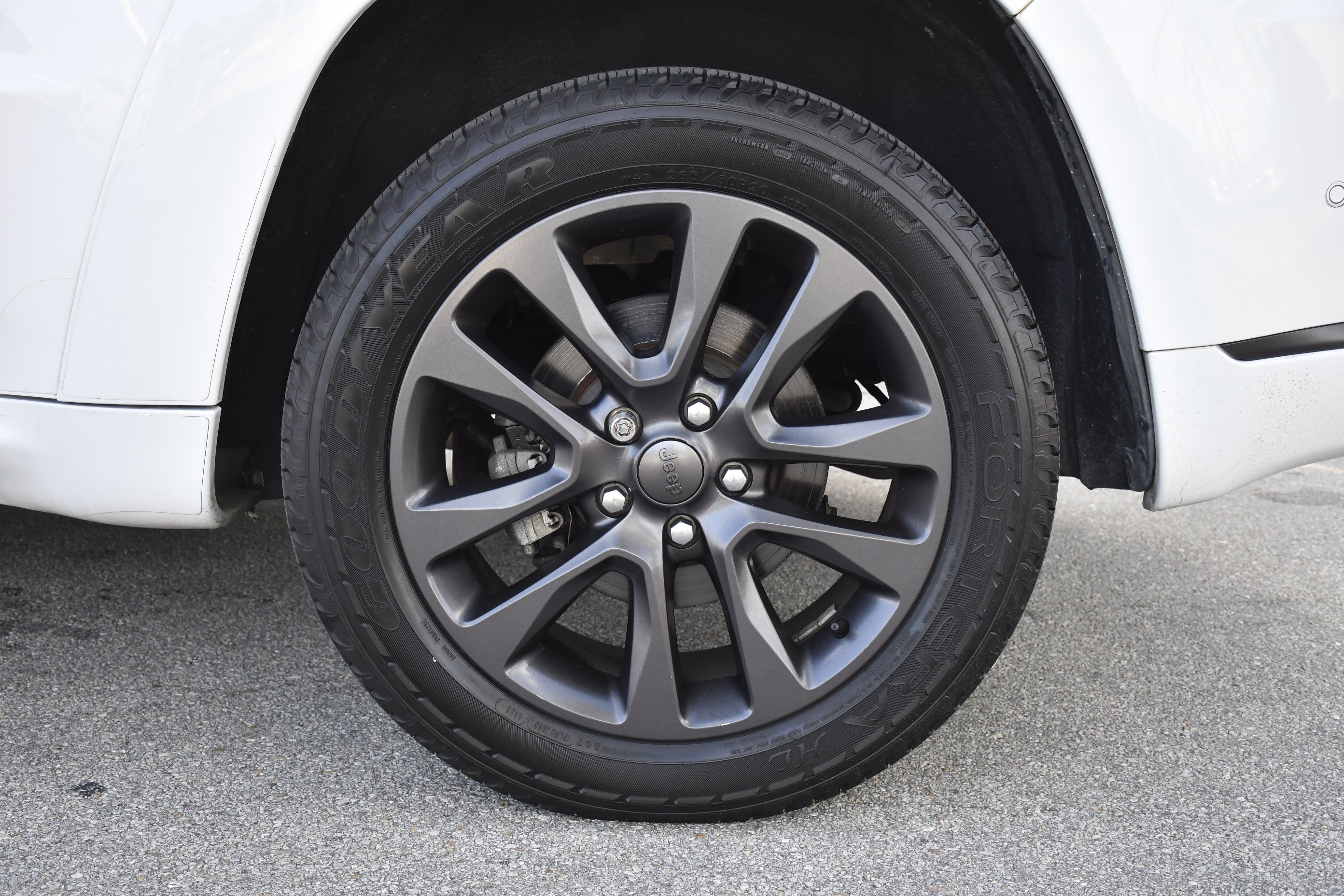 Used 2019 Bright White Clearcoat Jeep High Altitude image 30