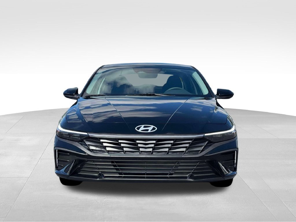 Used 2026 Black Hyundai SE image 13