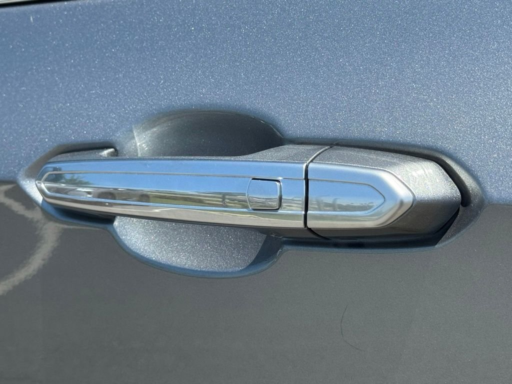Used 2024 Silver Cadillac Premium Luxury image 15