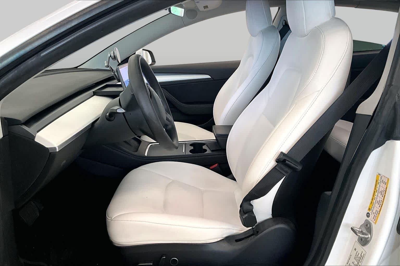 Used 2021  Tesla Standard Range Plus image 7