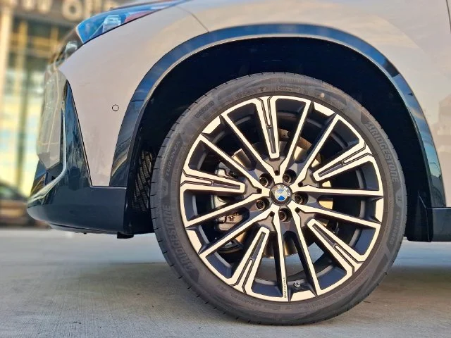 New 2027 Dune Grey Metallic BMW xDrive28i image 31