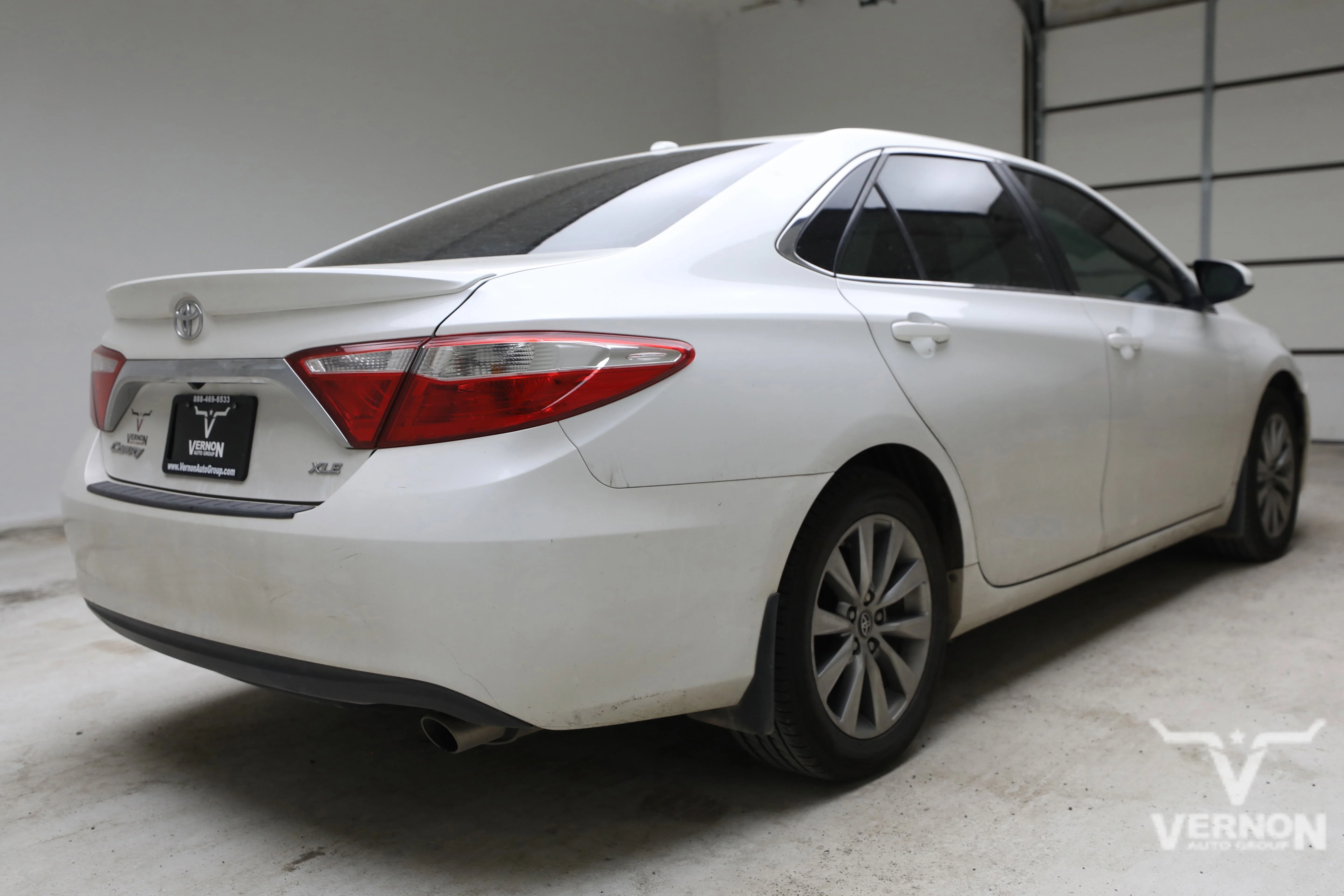 Pre-Owned 2017 Toyota Camry XLE FWD