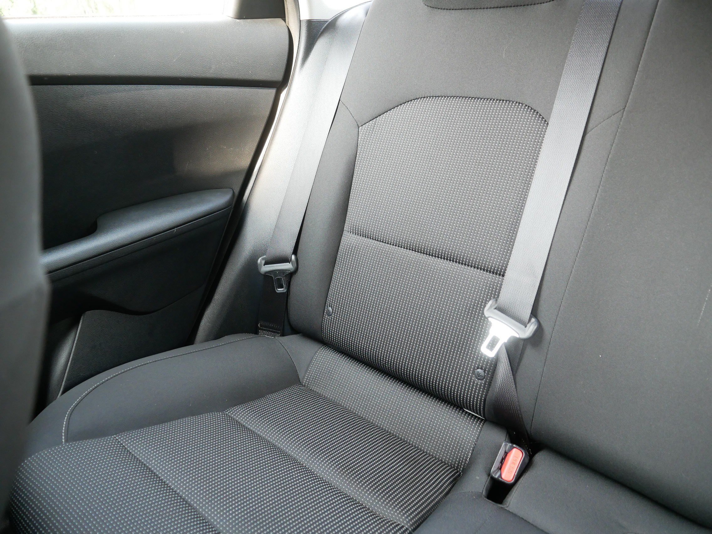 Used 2019 Clear White Kia LXS image 12