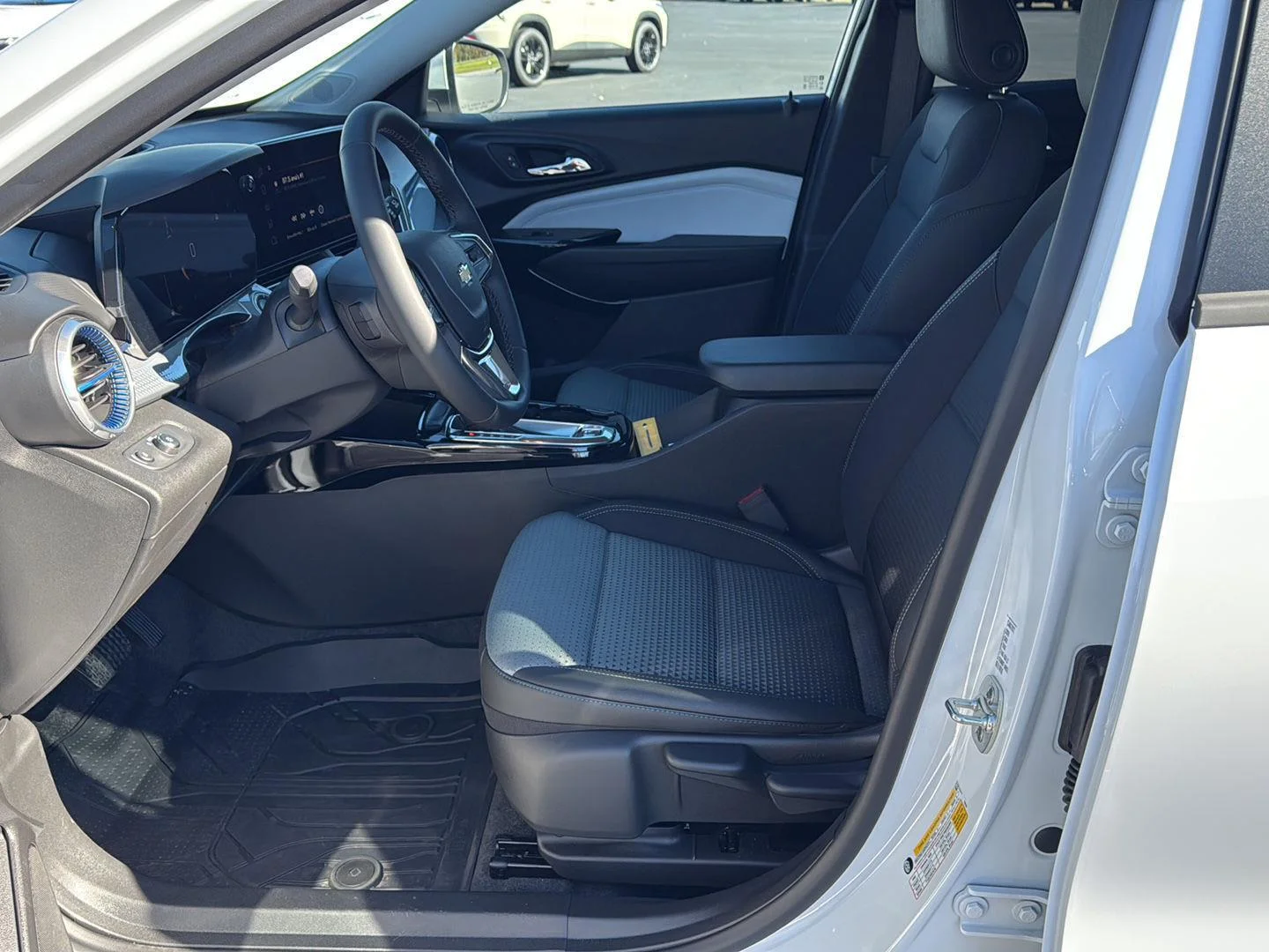 2026 Chevrolet Trax LT - Photo 8