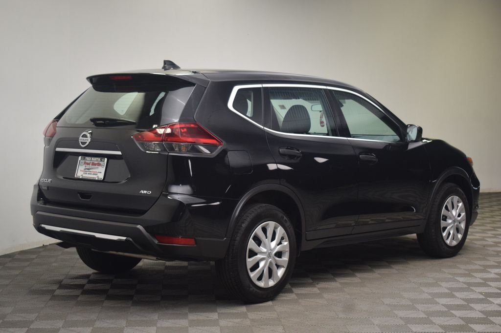 Used 2020 Black Nissan S image 5