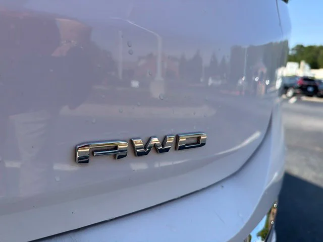 Used 2023 Summit White GMC Denali image 8