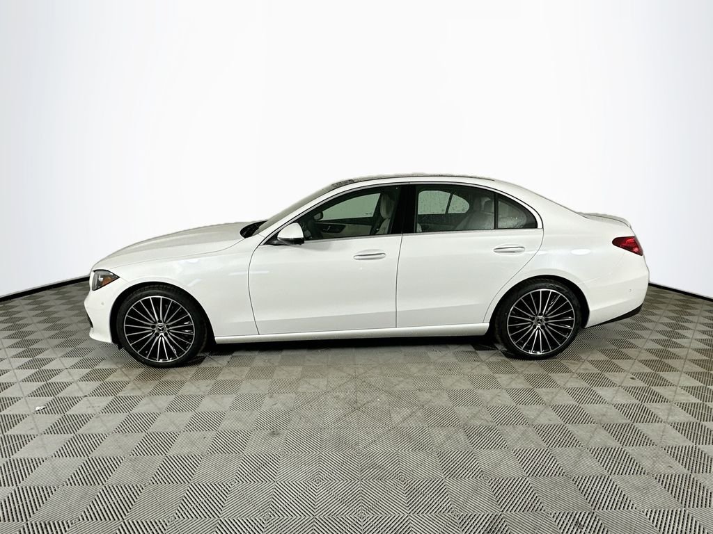 New 2026 MANUFAKTUR Moonlight White Metallic Mercedes-Benz C 300 image 4