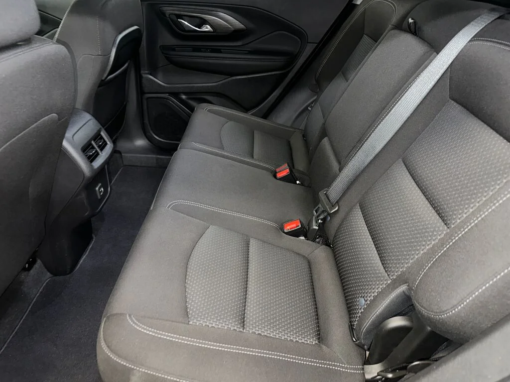 2023 GMC Terrain SLE - Photo 18