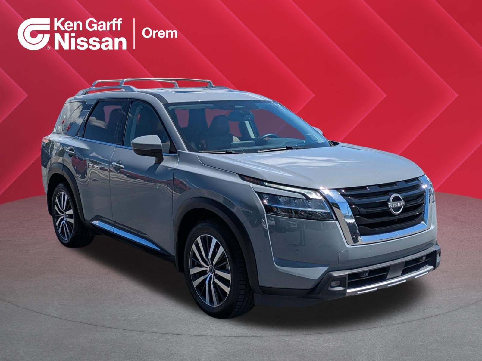2022 Nissan Pathfinder Platinum 4WD's photo