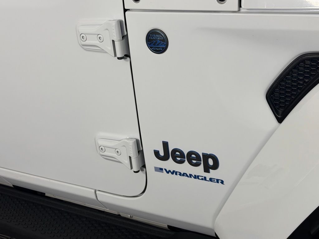 Certified Used 2025 White/off-white Jeep Sahara 4xe image 13